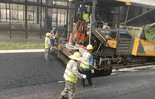 東莞石龍瀝青道路施工